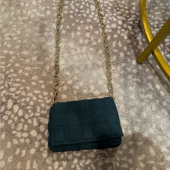 Tuckernuck Juniper Holden Suede Woven Crossbody Bag - Picture 8 of 9